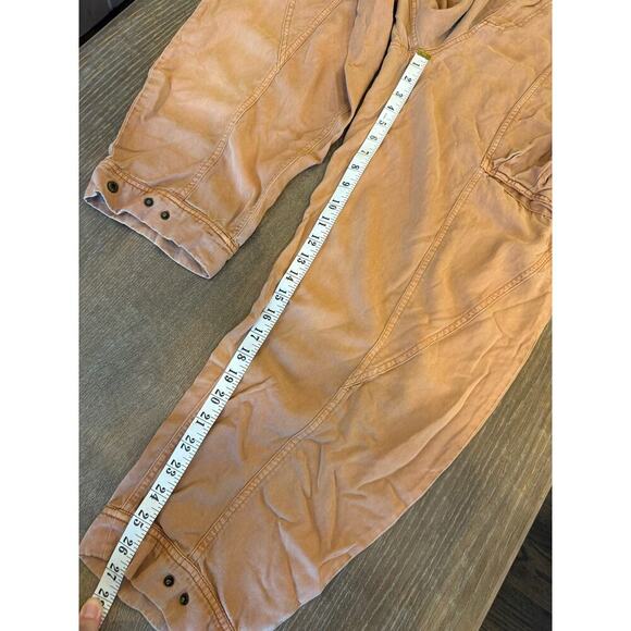 URBAN OUTFITTERS Camel Loose Fit Baggy Pants Women size 6 - Picture 8 of 8